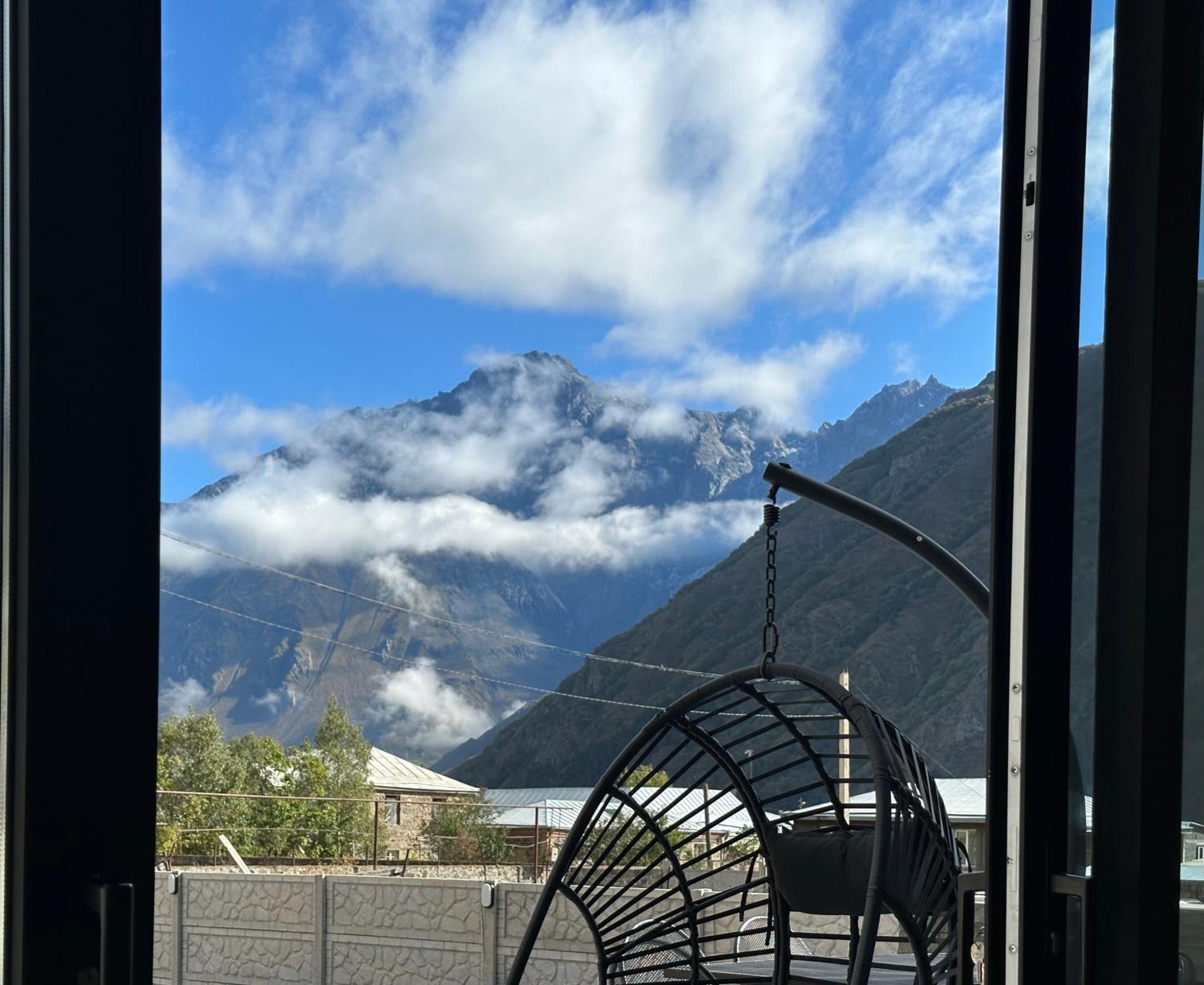 Villa Alpine Escape Kazbegi Exterior foto