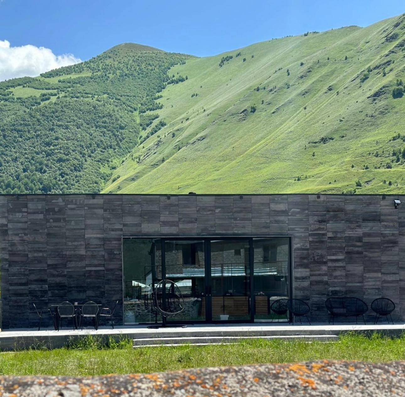 Villa Alpine Escape Kazbegi Exterior foto